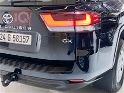 تۆیۆتا لاند کروزەر